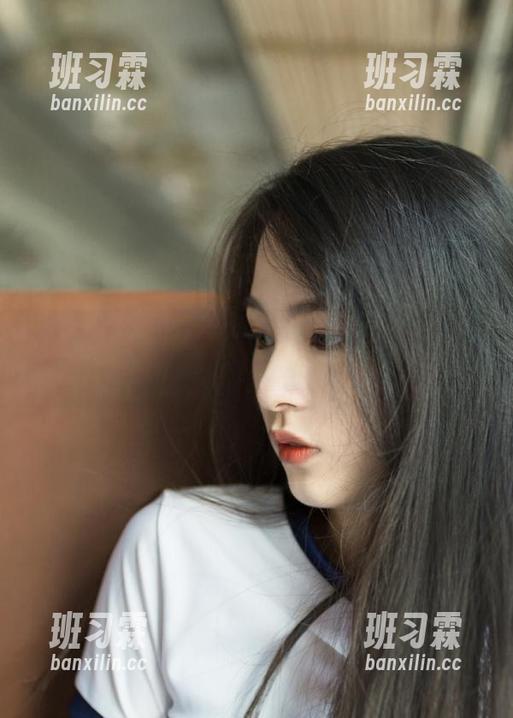 17c吃瓜在线畅聊，黑料和扒皮交织的奇妙旅程！-班习霖