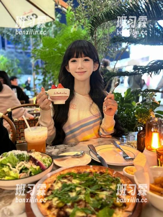 刷新的不是只要数据,首页“17一起吃瓜”,更想揪出八卦背后的小故事!-班习霖 刷新的不是只要数据,首页“17一起吃瓜”,更想揪出八卦背后的小故事!-班习霖