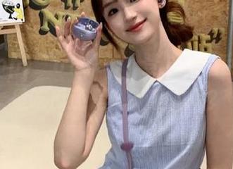 “51app”登陆ios后，不知是吃瓜还是坠入爱河呢？
