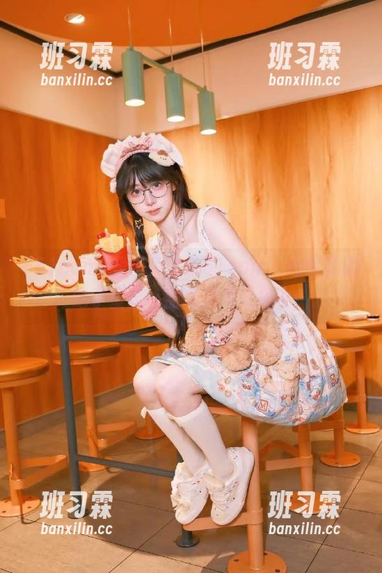 我半夜登录51com，心情就像吃了蜜糖，甜蜜又不可思议！-班习霖