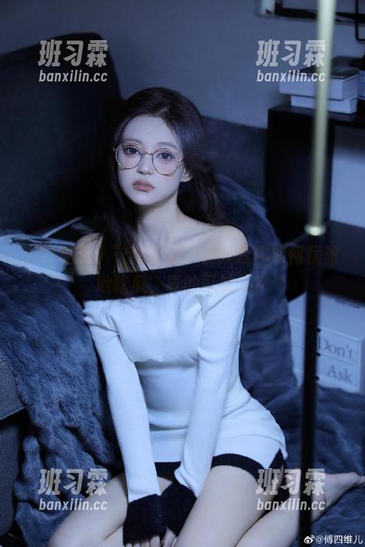“51吃瓜”视频教你如何优雅地吃瓜,真的可以吗?-班习霖 “51吃瓜”视频教你如何优雅地吃瓜,真的可以吗?-班习霖