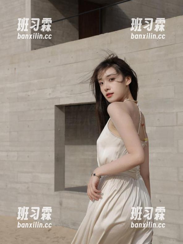还在等朋友转发？下载“51吃瓜fun”轻松走进八卦圈，朋友都跟不上！-班习霖