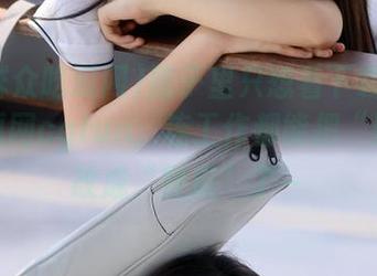 脑子里只想着下载51群众吃瓜网cgfun，连工作都能把“聚焦”改成“聚瓜”了～
