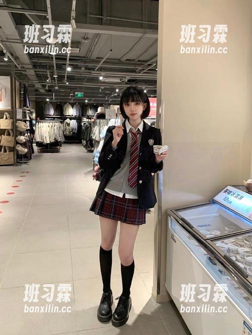 打开ios，跳入“九一吃瓜”，感觉被八卦充实到不行。-班习霖