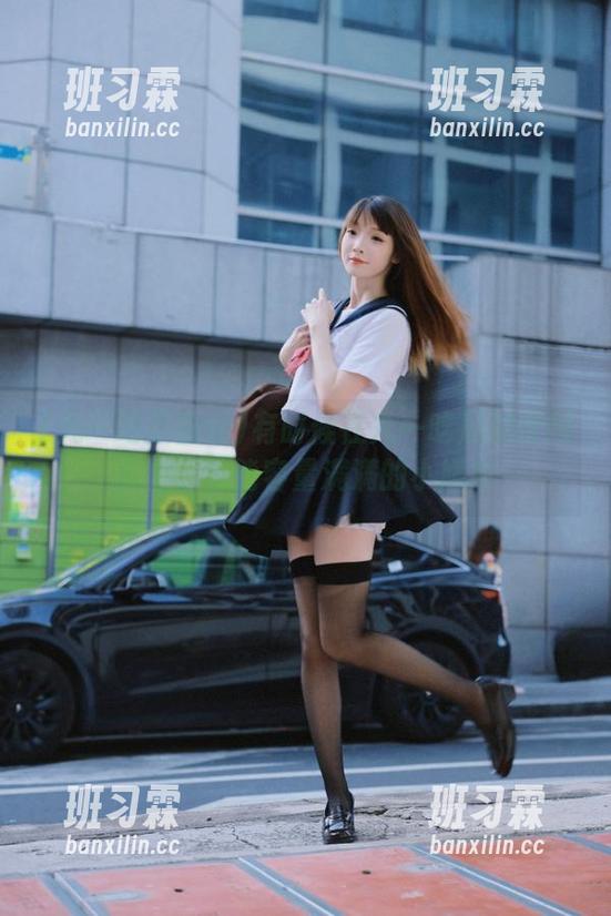有时候在九一吃瓜群众网页上，总能容量满满的小尴尬-班习霖