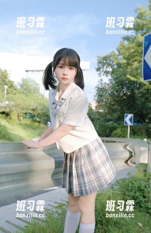 今天又在“免费吃瓜网”捞了些新鲜资源，嘴里满是瓜香！-班习霖