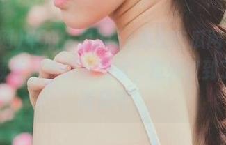 中心入口的51泡泡吃瓜网导航，让我顺着一条小巷找家，意外撩到了隐藏版美味！