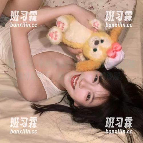 有种情绪叫做：在吃瓜网app的免费官网下，面对白底黑字的沙雕。-班习霖