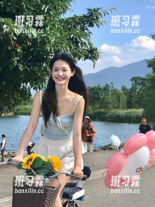 重庆吃瓜网直达：从山城生活到八卦日常，带你体验不同的擦火锅方式！-班习霖