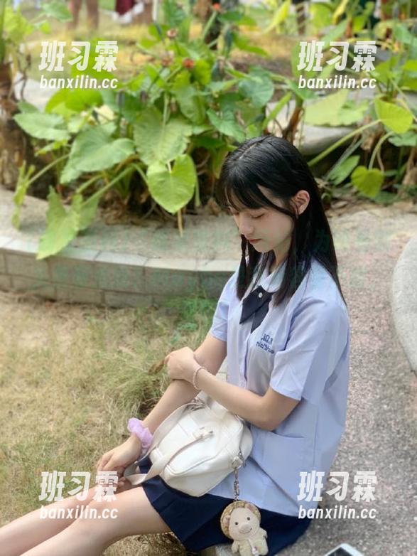 “明星黑料”网站，为啥看到头条有点晕？Maybe是我脑容量不够，嘿嘿！-班习霖