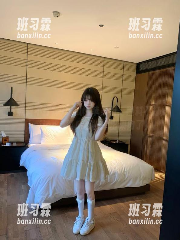 吃瓜网苹果版：黑料不打烊hejiao，西瓜都被挖出果肉了！-班习霖