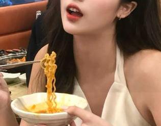 下载黑料吃瓜网苹果版，正确入口在这里，这瓜比你想得更精彩哦