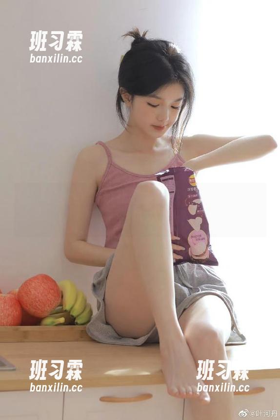 黑料社区入口在线：传说中的瓜田，快来拔呀！-班习霖