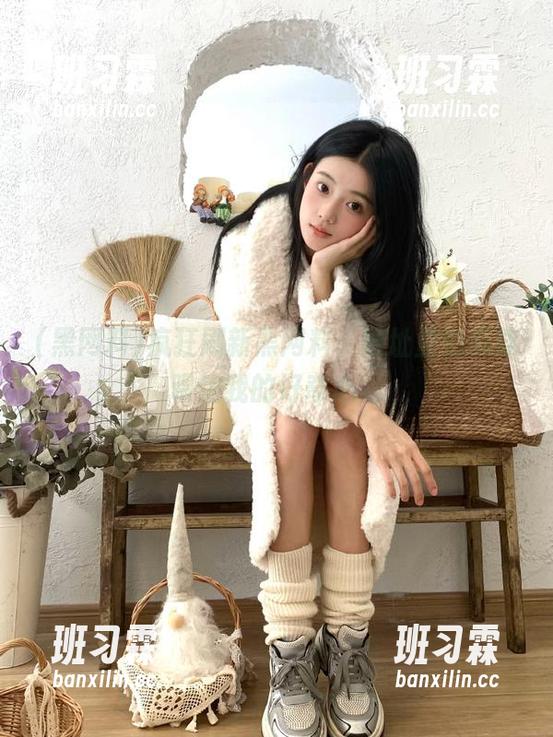 疯狂刷新黑网料，网址里的瓜能喂饱我的好奇心。-班习霖